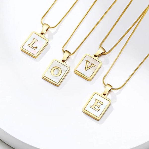 Eleganter quadratischer Anhänger mit Anfangsbuchstaben A-Z, personalisierte Halsketten