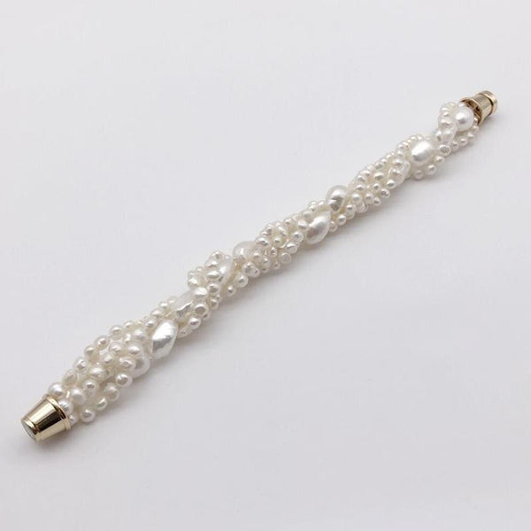 Elegantes Armband mit gedrehter Perlenkette