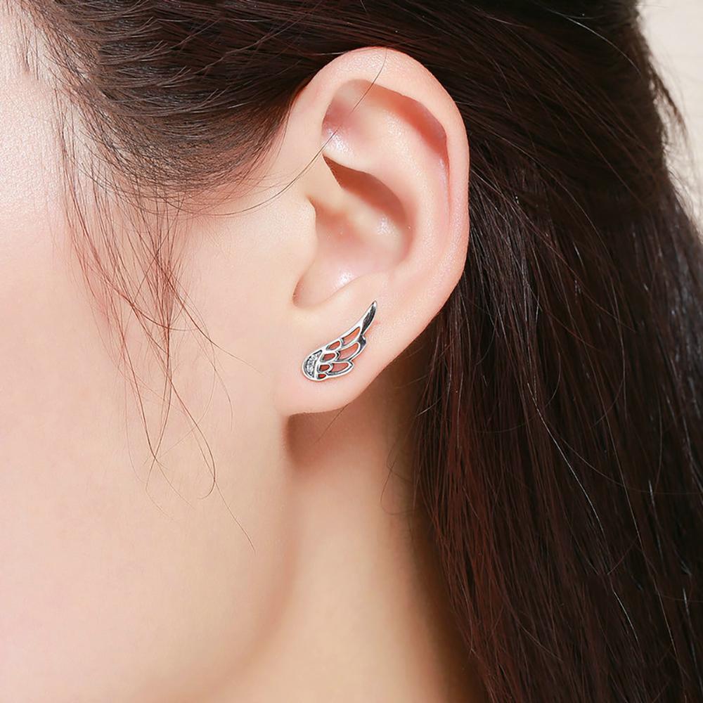 Bezaubernde silberne Feenflügel-Ohrstecker mit Federn