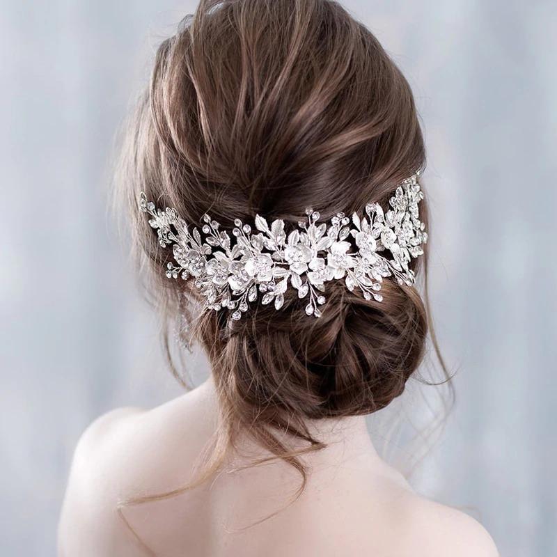 Exquisites, mit Blumen und Strasssteinen verziertes Braut-Diadem