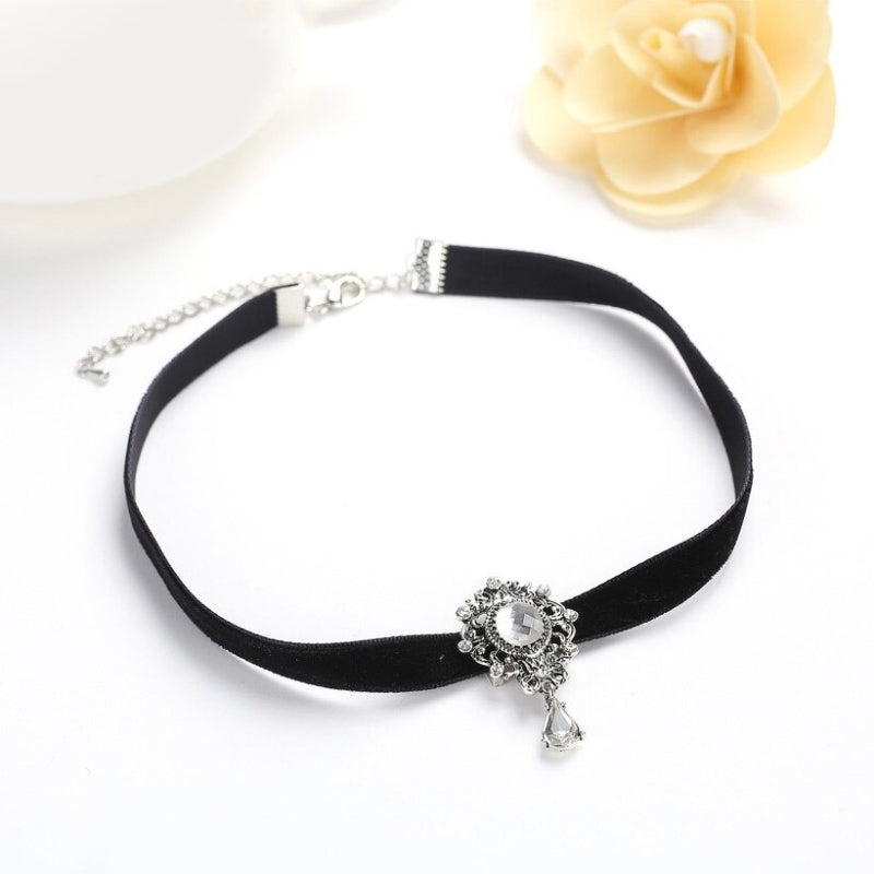 Exquisite klassische Chokerhalsketten mit Wassertropfen-Strass