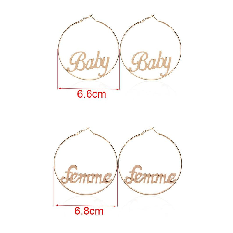 Exquisite Femme „Baby“ Buchstaben-Creolen