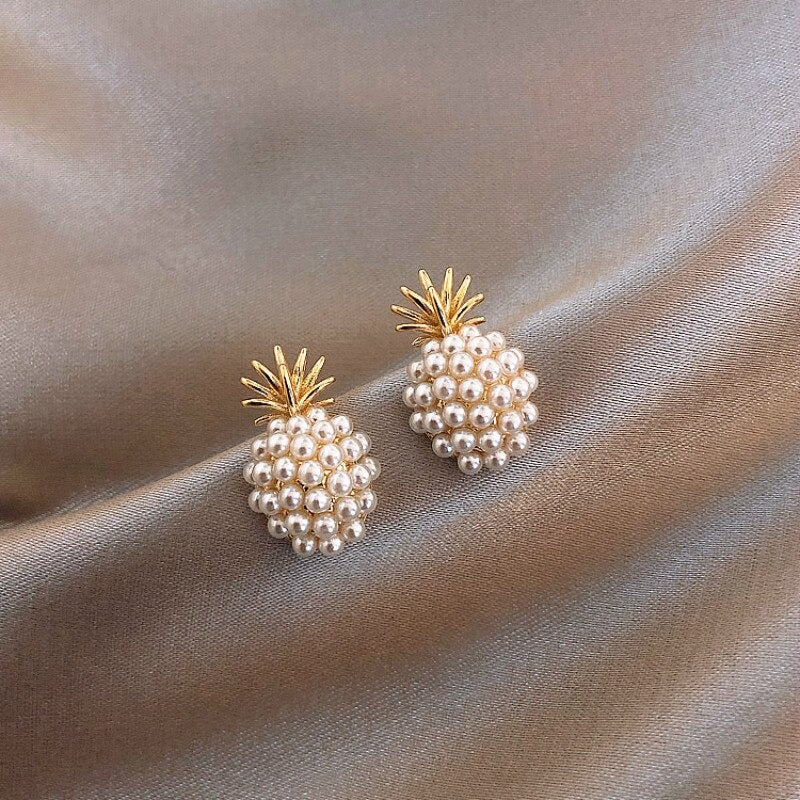 Exquisite Mini-Ohrstecker mit Honigbienen-Perle
