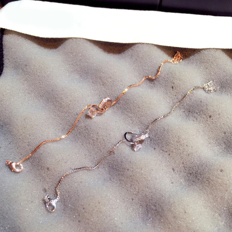 Exquisites, ineinander verschlungenes Doppelzirkon-Charm-Armband