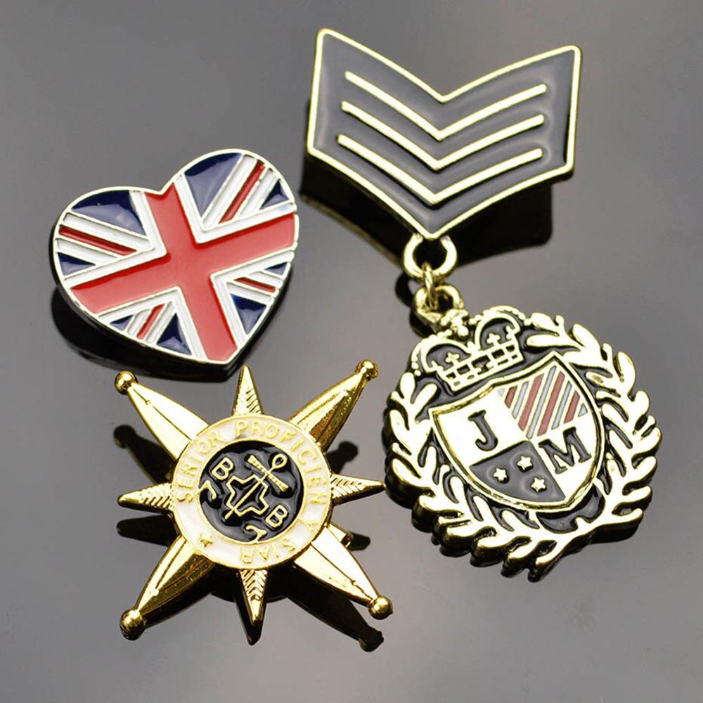 Exquisite mit Perlen und Strass besetzte Emaille-Brosche