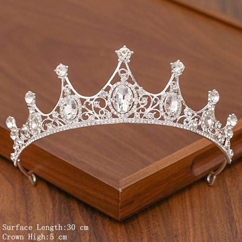 Erlesene, mit Strasssteinen besetzte Kronen-Kollektion