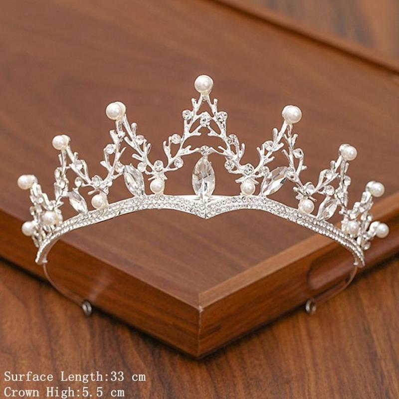 Erlesene, mit Strasssteinen besetzte Kronen-Kollektion