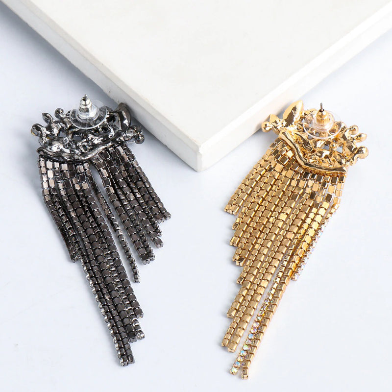 Exquisite, mit Strasssteinen besetzte, lange Quasten-Ohrhänger