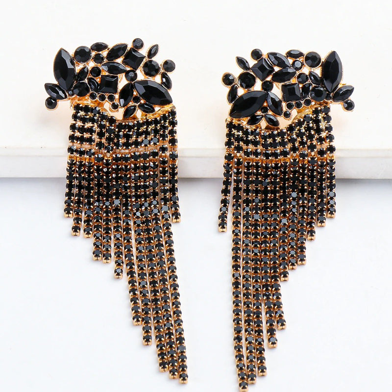Exquisite, mit Strasssteinen besetzte, lange Quasten-Ohrhänger
