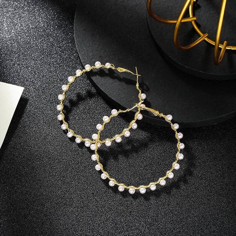 Erlesene und opulente Statement-Ohrring-Kollektion mit langen Tropfen