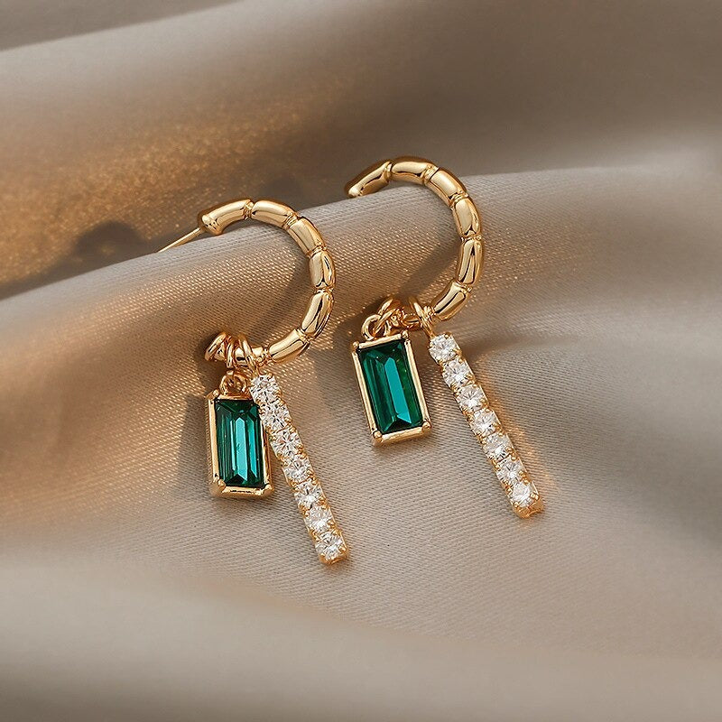Erlesene und opulente Statement-Ohrring-Kollektion mit langen Tropfen