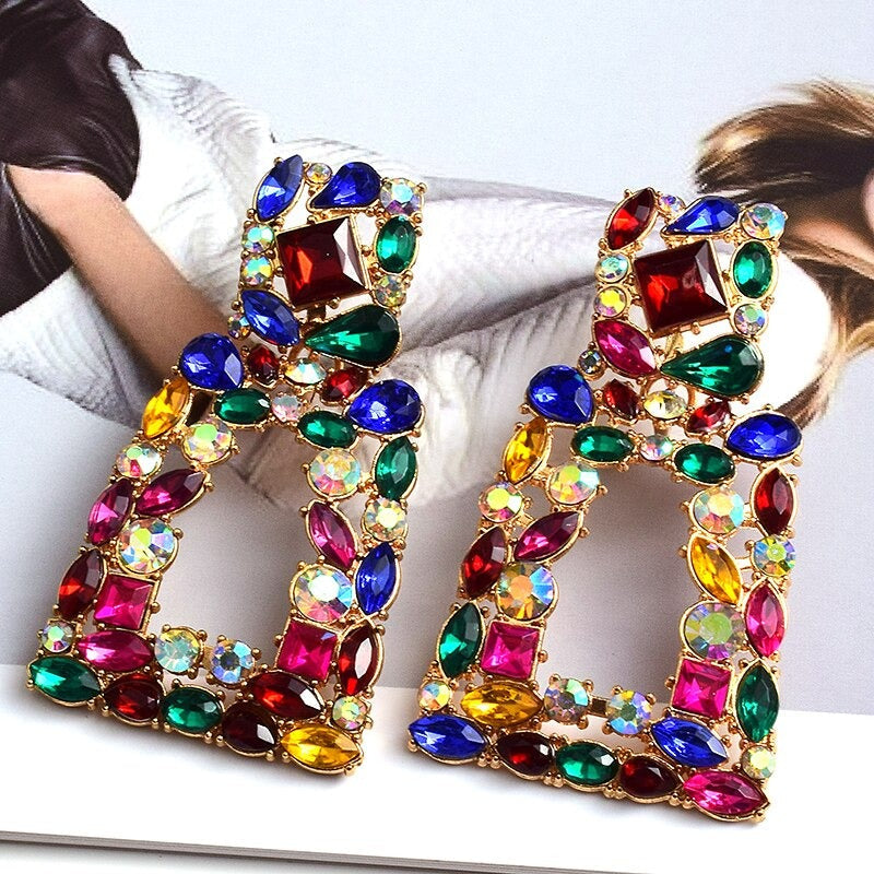 Extravagante und farbenfrohe geometrische Strass-Statement-Ohrringe
