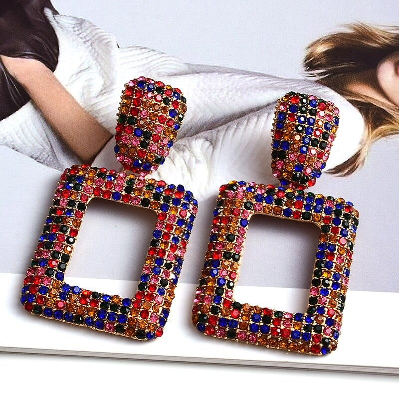 Extravagante und farbenfrohe geometrische Strass-Statement-Ohrringe