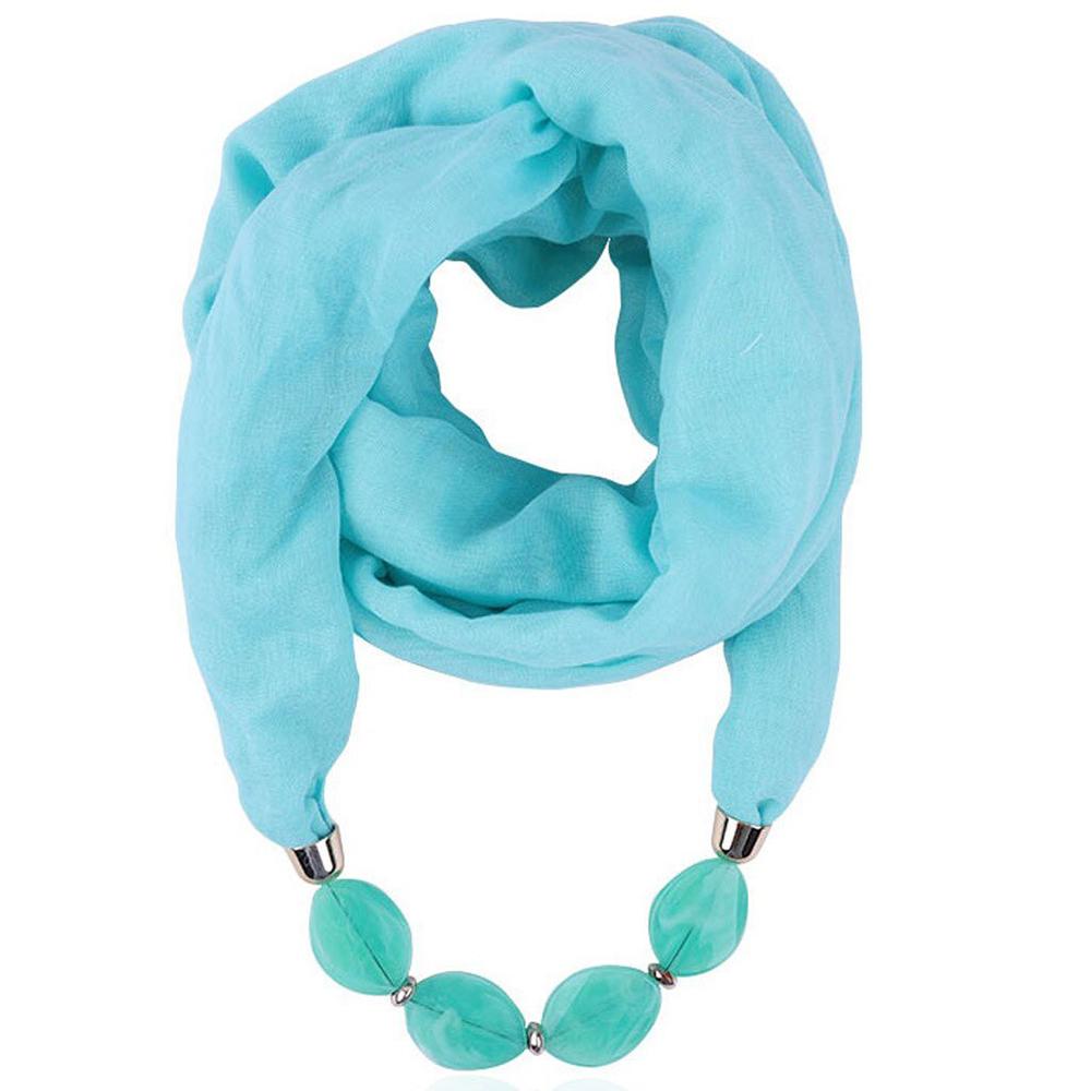 Modischer weicher einfarbiger Schal mit Schmuckanhänger