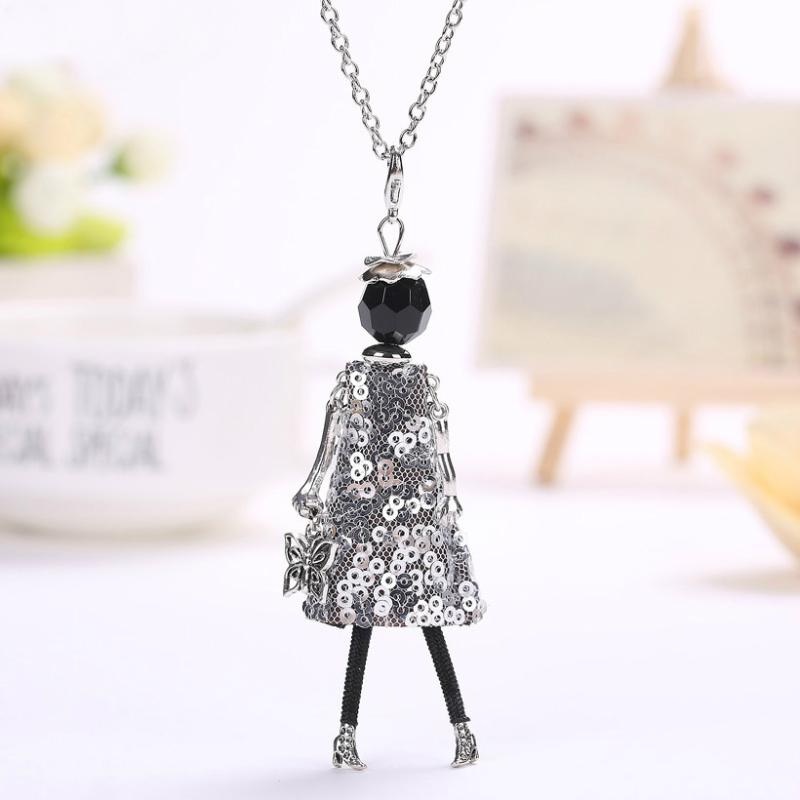 Lange Halskette mit Perlenverzierung „Fashionista Doll“