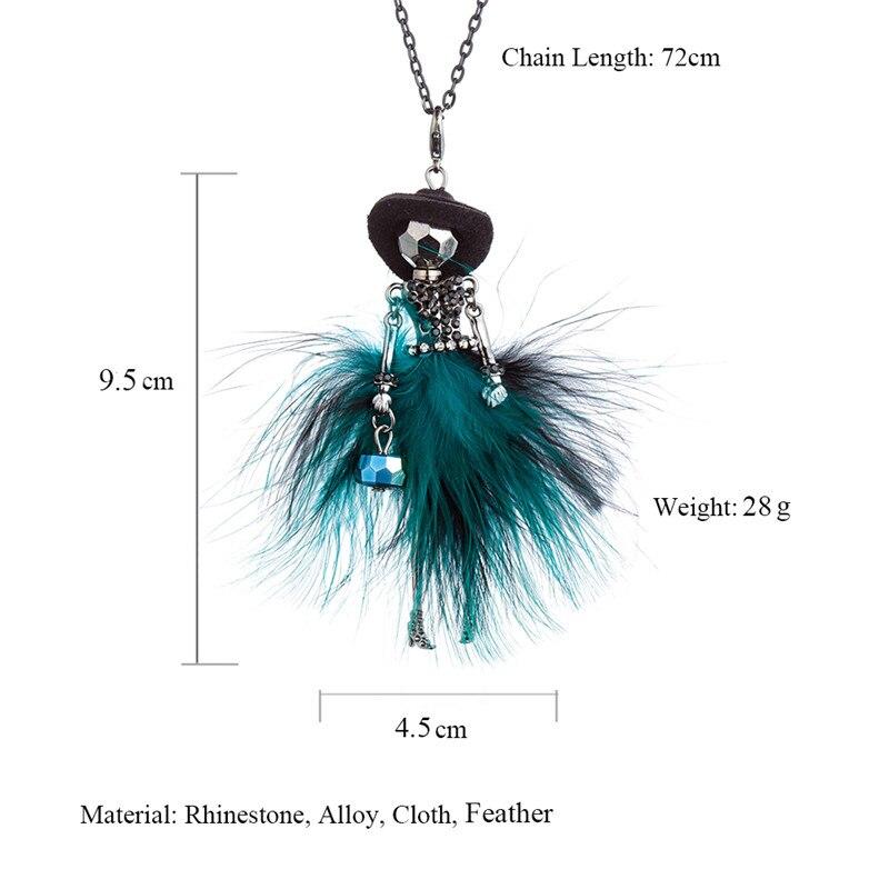 Fashionista – Lange Halskette mit Puppe mit Federn und Hut, Blaugrün