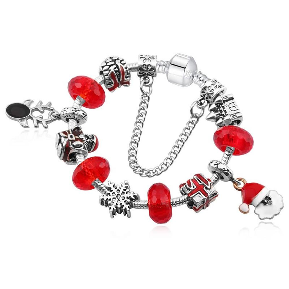 Festliches Perlen-Charm-Armband mit Weihnachtsmotiv