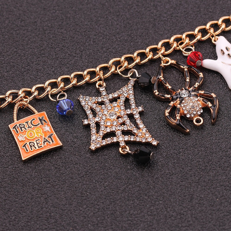 Festliche Armbänder mit mehreren Charms zum Thema Halloween