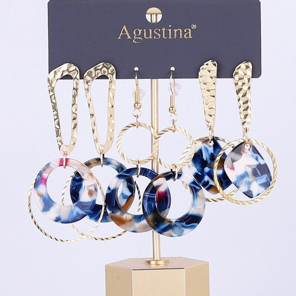 Schmeichelndes Set mit langen Acryl-Ohrringen im Bohemian-Chic-Stil