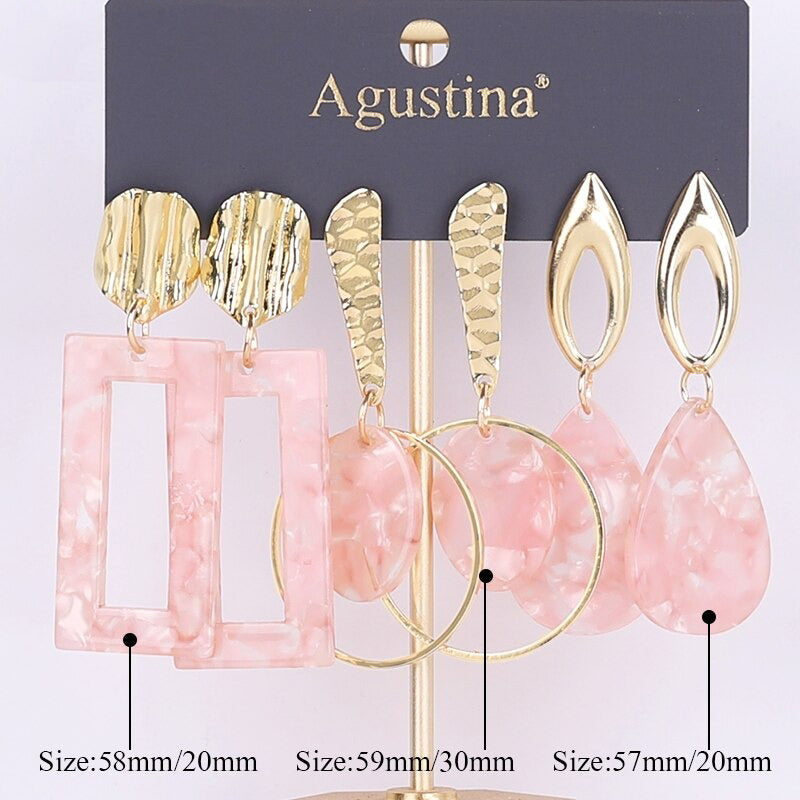 Schmeichelndes Set mit langen Acryl-Ohrringen im Bohemian-Chic-Stil