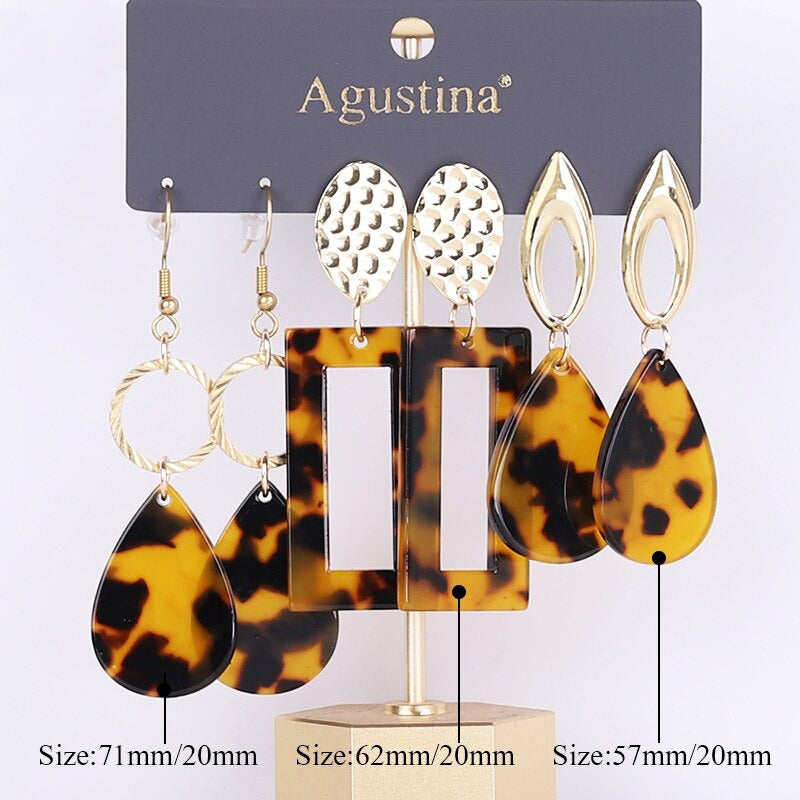 Schmeichelndes Set mit langen Acryl-Ohrringen im Bohemian-Chic-Stil