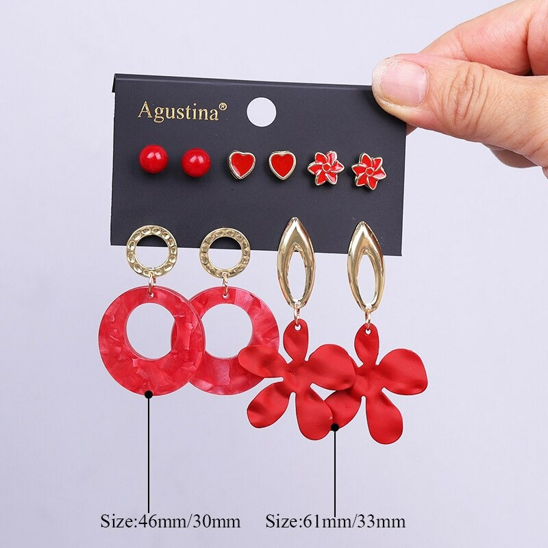 Schmeichelndes Set mit langen Acryl-Ohrringen im Bohemian-Chic-Stil