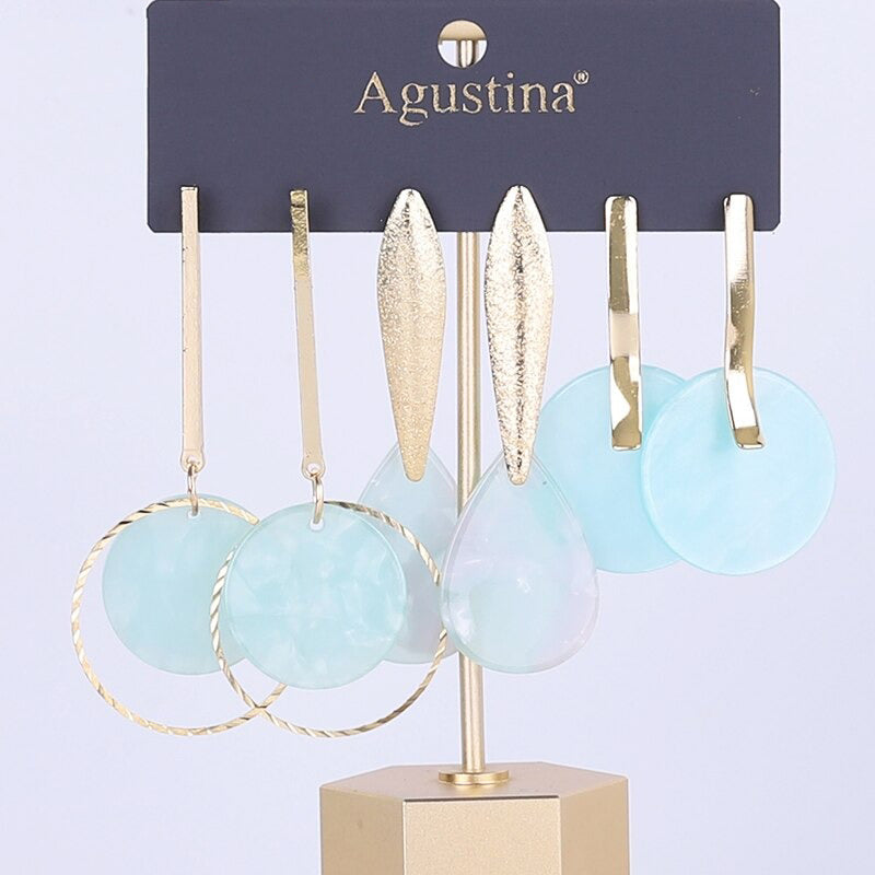 Schmeichelndes Set mit langen Acryl-Ohrringen im Bohemian-Chic-Stil