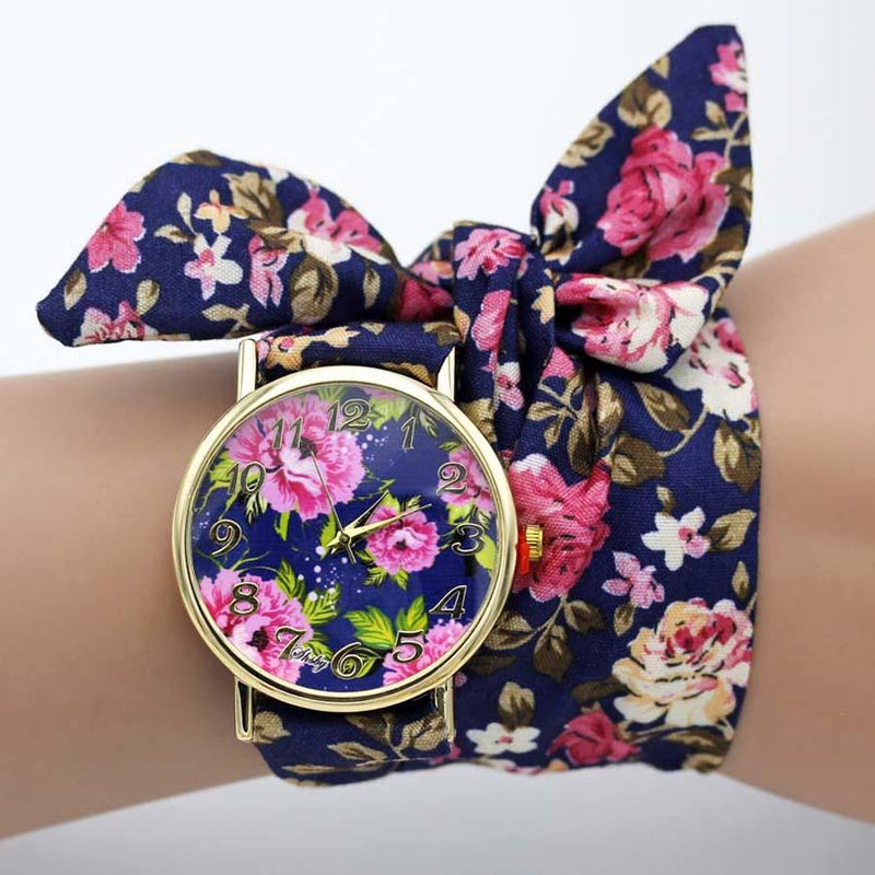 Modische Armbanduhr mit Blumen- und Schmetterlingsband