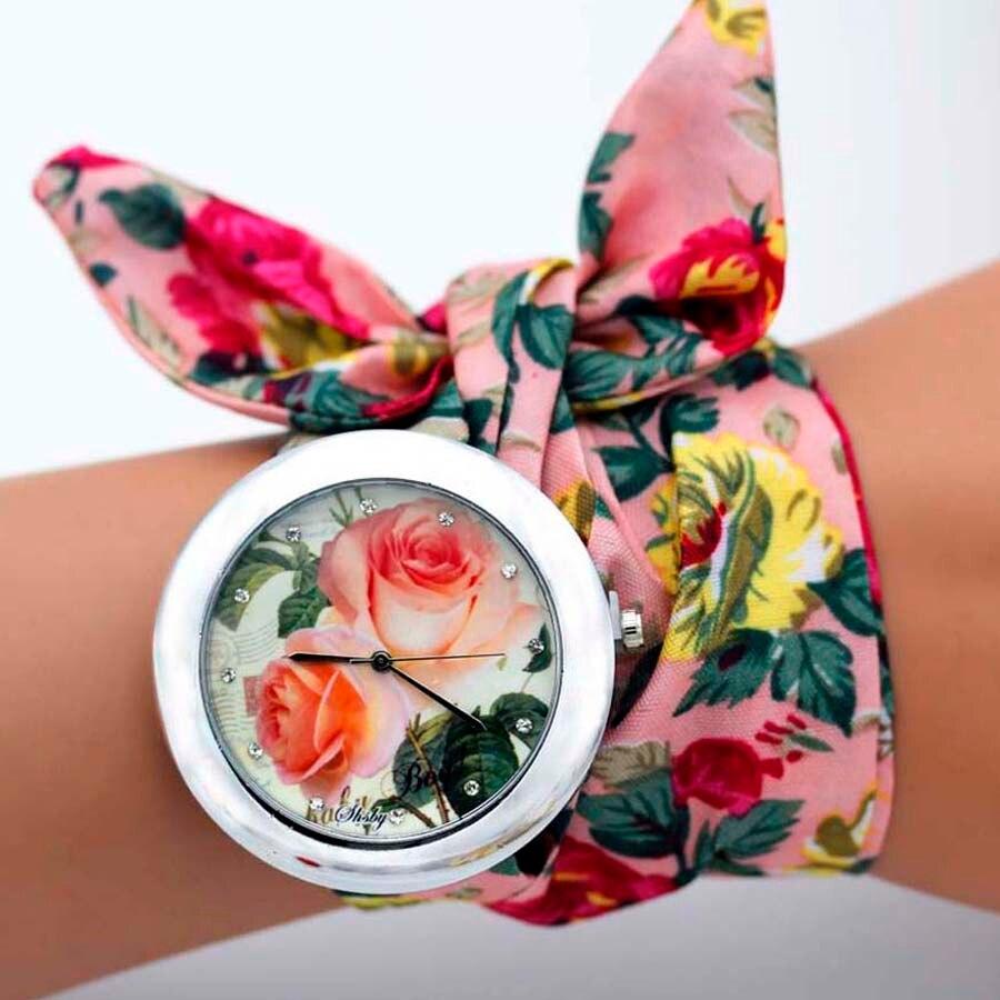 Modische Armbanduhr mit Blumen- und Schmetterlingsband