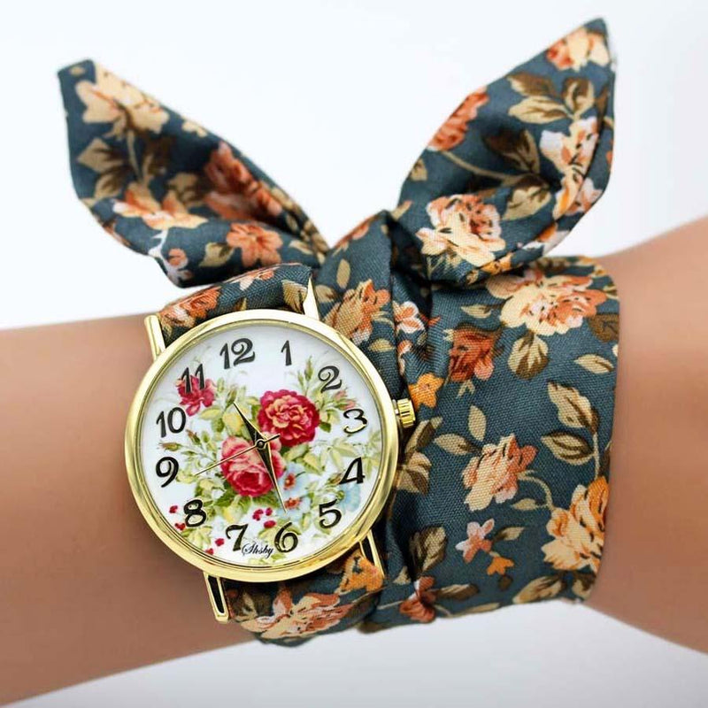 Modische Armbanduhr mit Blumen- und Schmetterlingsband