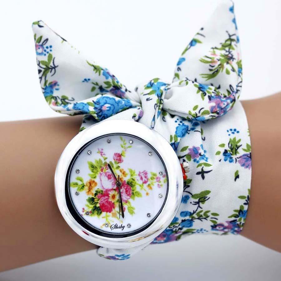Modische Armbanduhr mit Blumen- und Schmetterlingsband