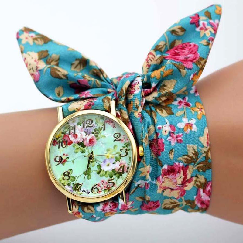 Modische Armbanduhr mit Blumen- und Schmetterlingsband