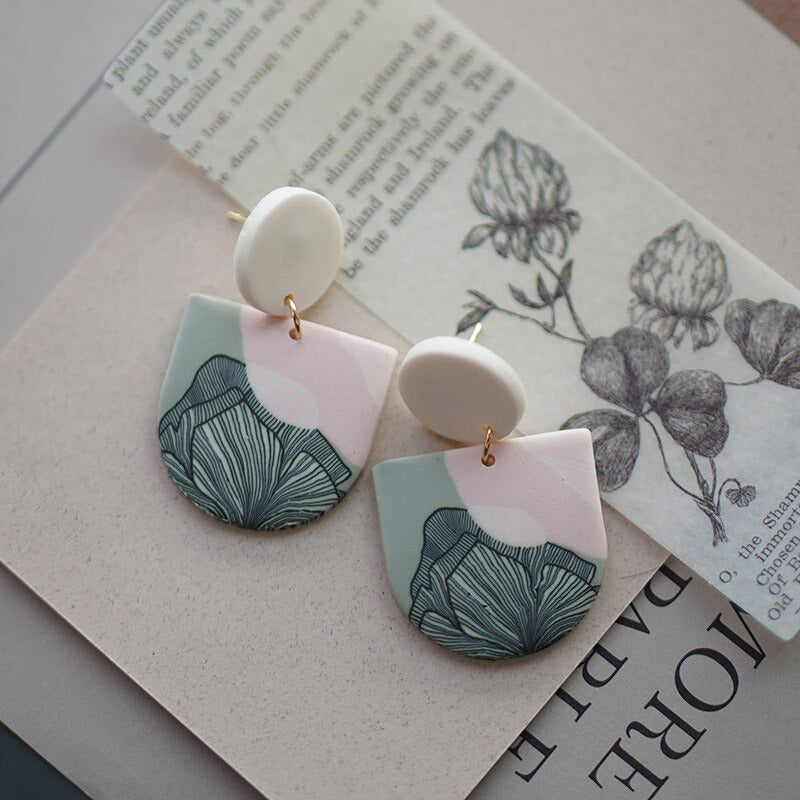 Florale und erdige Polymer Clay Ohrring Kollektion im Vintage Stil