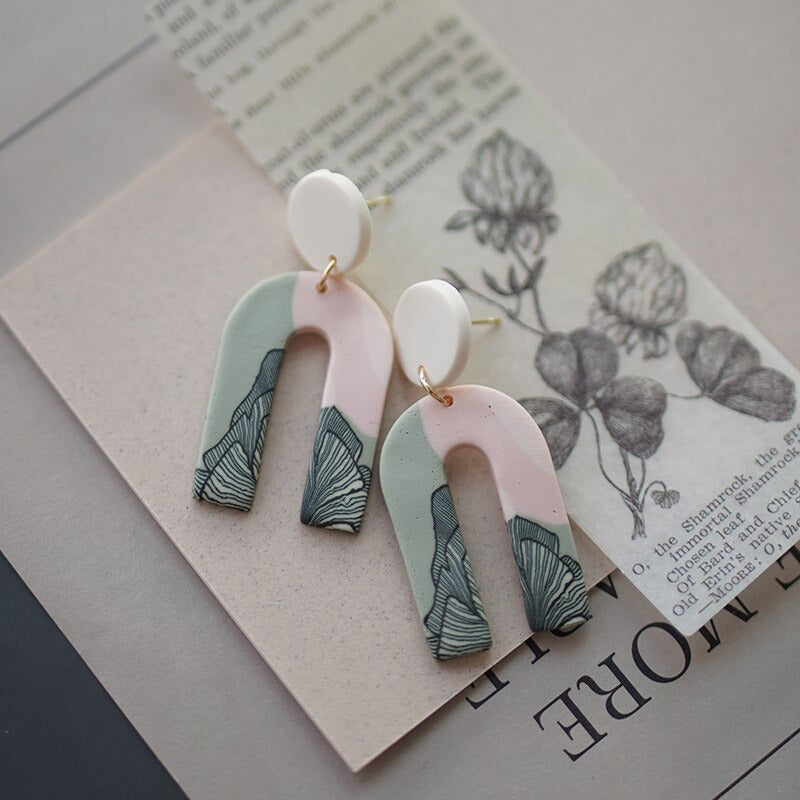 Florale und erdige Polymer Clay Ohrring Kollektion im Vintage Stil