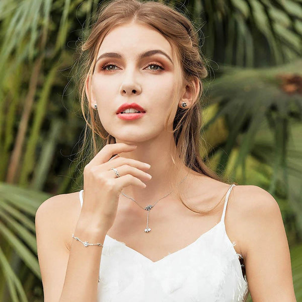 Blumenkrone aus Gänseblümchen-Ring