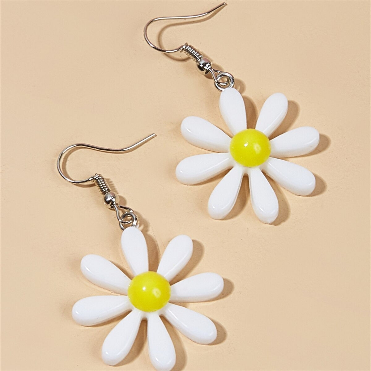 Lustige und helle, von der Natur inspirierte Sommer-Retro-Blumen-Acryl-Ohrringe