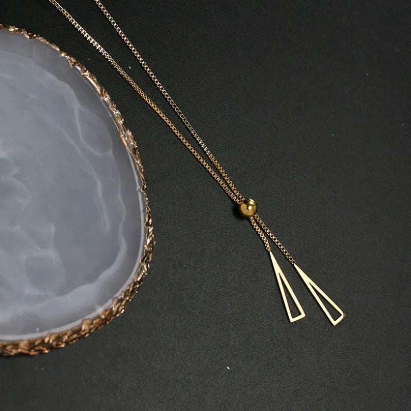 Geometrische Halsketten mit verstellbarem Anhänger in Form eines Doppeldreiecks