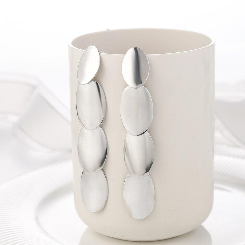 Geometrische Retro-Ohrringe in Schwarz, rund, Tropfenform, Sommerkollektion