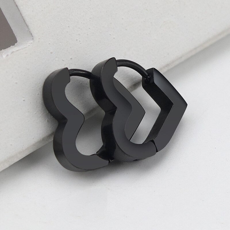 Geometrischer Trend, dreieckige Creolen zum Hängen