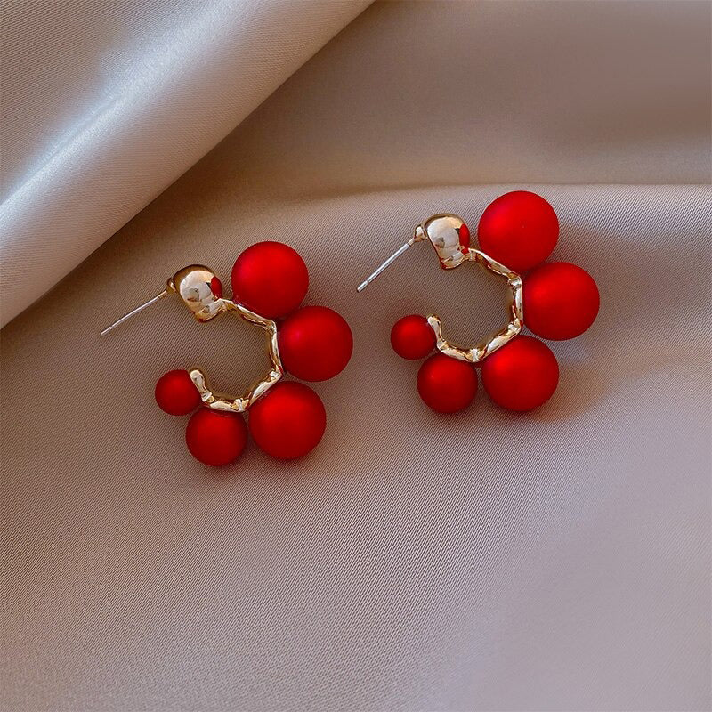 Glamouröse C-förmige Perlen-Ohrhänger