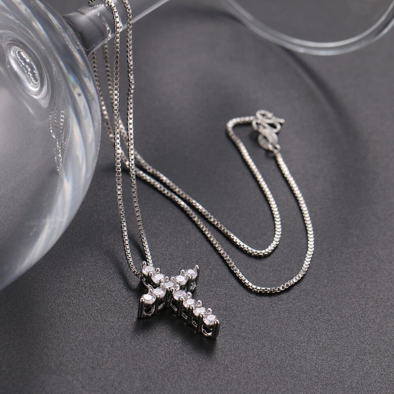 Glänzende religiöse Zirkon Kreuz Anhänger Halsketten