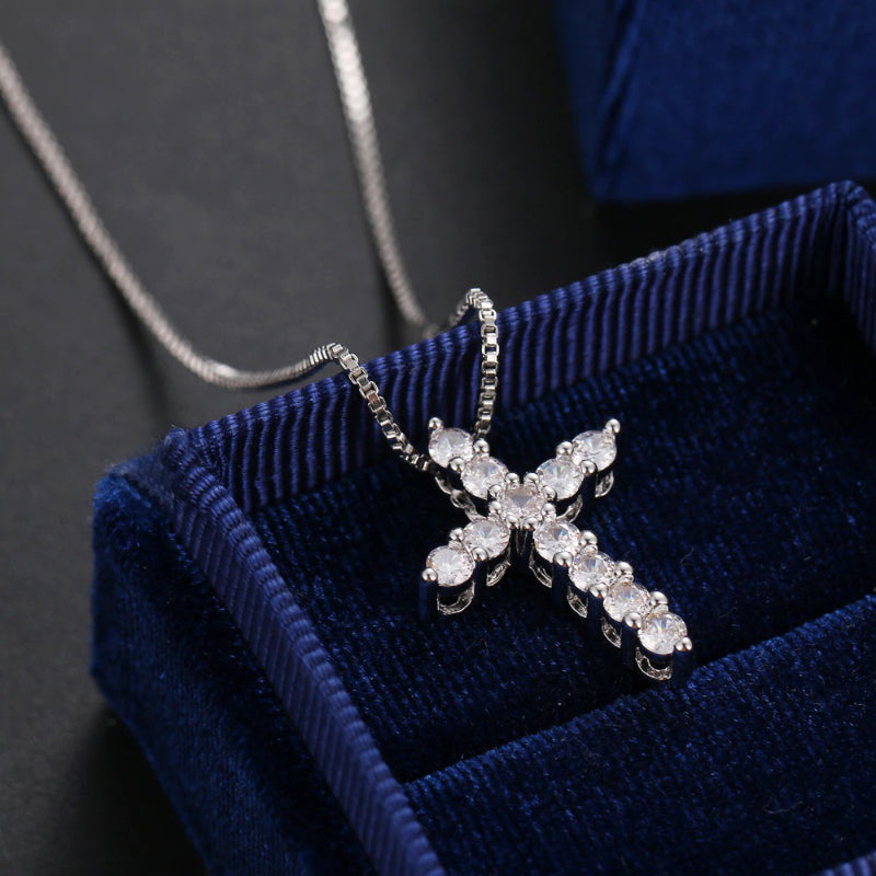 Glänzende religiöse Zirkon Kreuz Anhänger Halsketten