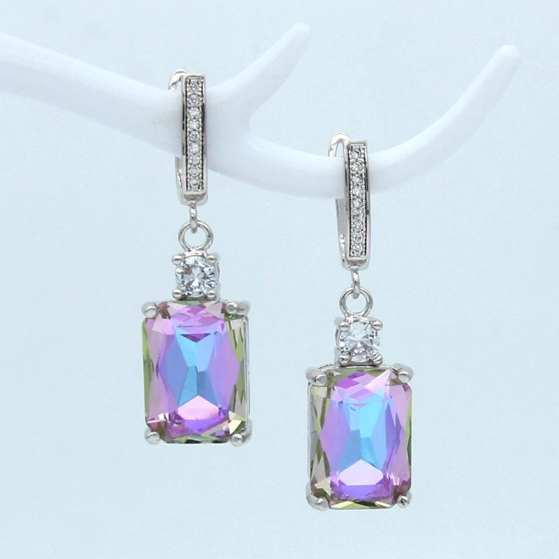 Glänzende quadratische Strass-Ohrringe