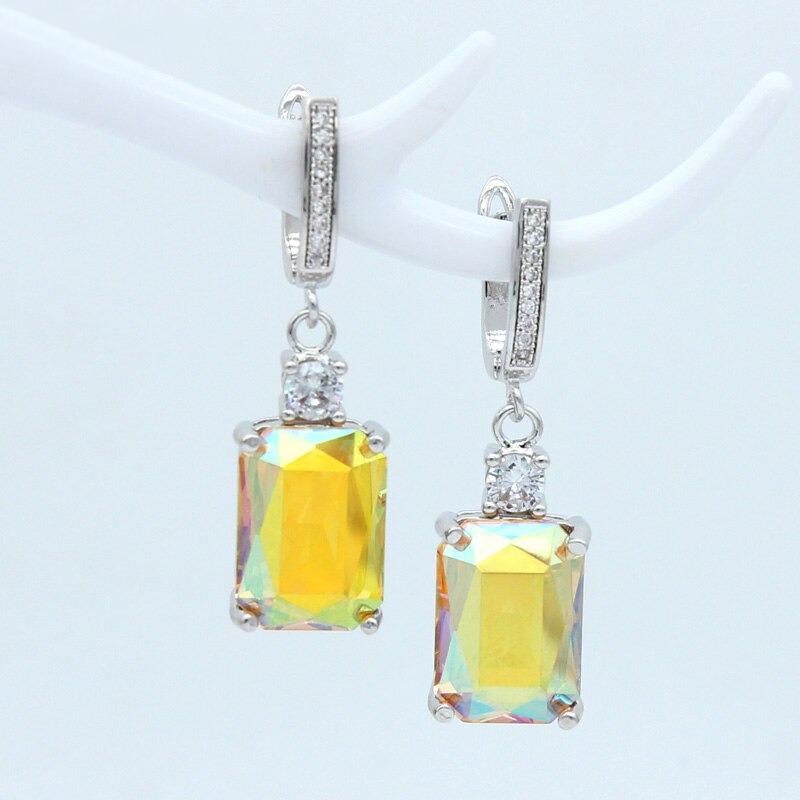 Glänzende quadratische Strass-Ohrringe