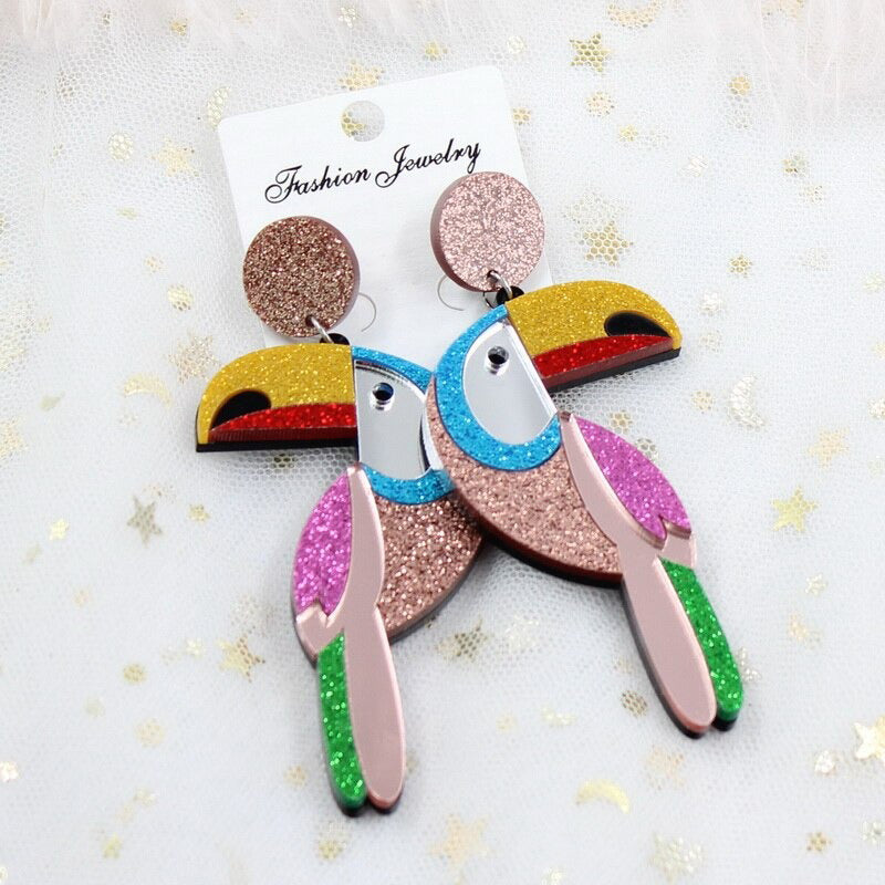 Glitzernde, sommerliche Statement-Ohrringe