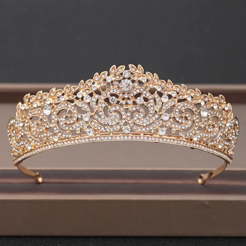 Haarschmuck-Kollektion mit Krone und Tiara im Barock-Stil aus Strasssteinen und Kristallen