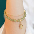 Goldenes Blattarmband - Elegante grüne Perlenakzente | Grünes Armband | Blattarmband