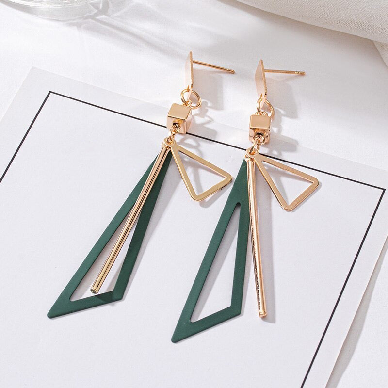 Grüne trendige geometrische Hängeohrringe aus Acryl