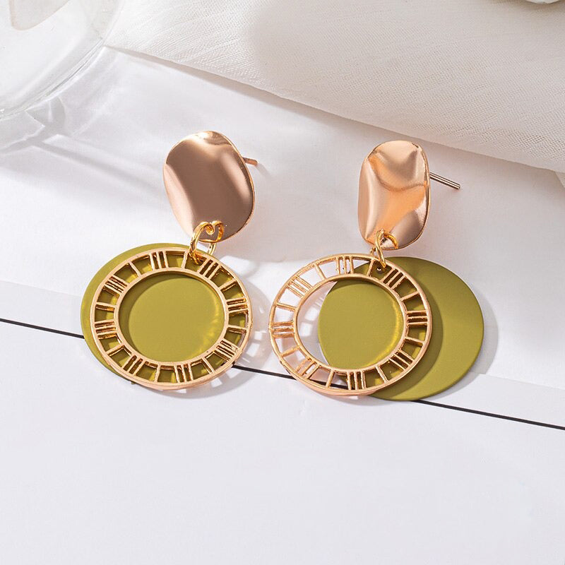 Grüne trendige geometrische Hängeohrringe aus Acryl