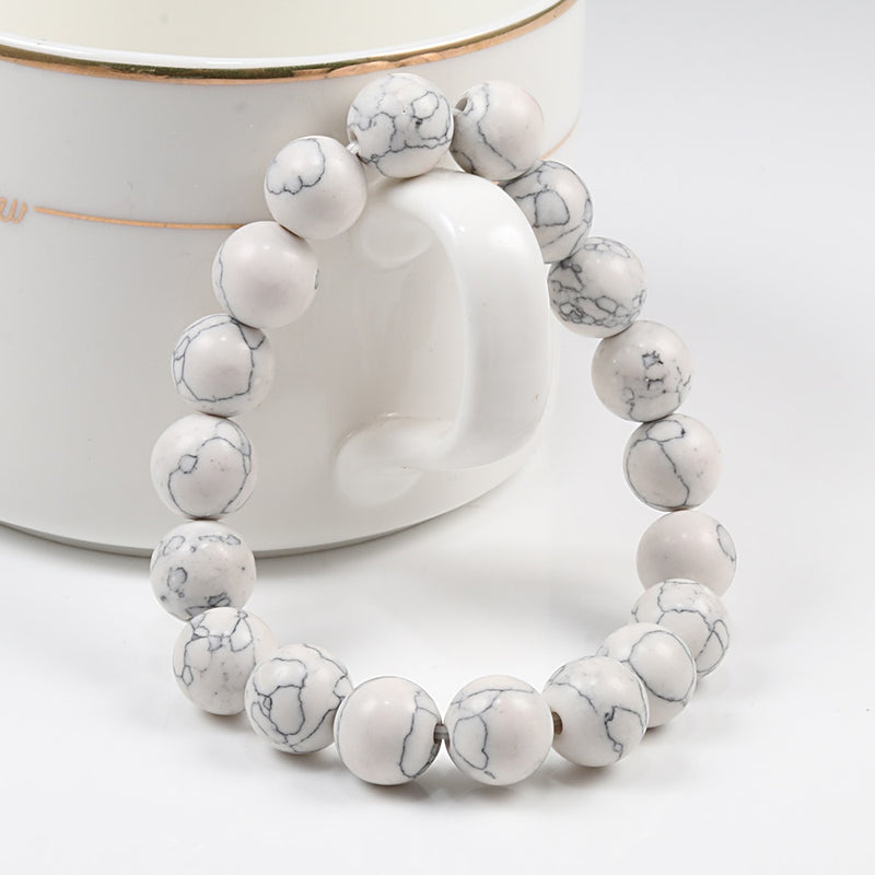 Armband aus Lavasteinen aus Holz